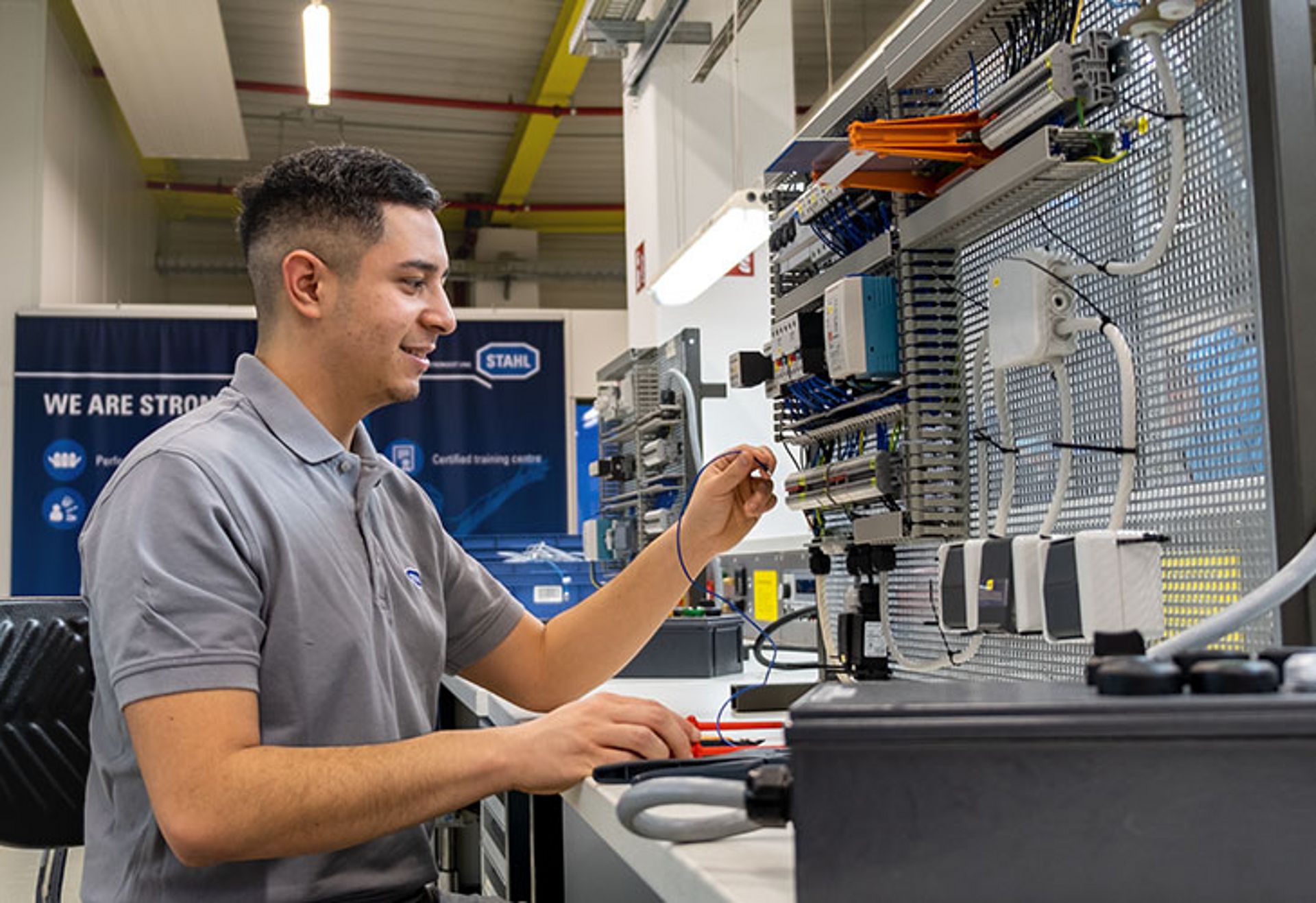 ex-elektroniker-betriebstechnik-aufgaben-rstahl-729x500_26f2af9e6a